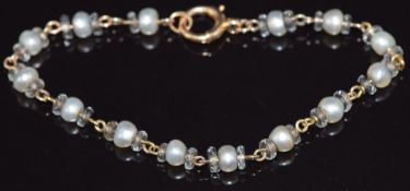 Art Deco 9ct gold bracelet made up of pearls and faceted crystal beads, 7.7g