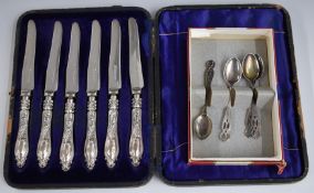 Set of six hallmarked silver coffee spoons, with pierced decoration, weight 41g, together with a