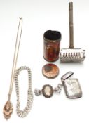 A Victorian 9ct gold pendant, silver curb link bracelet, silver vesta, Edward Glasgow pocket