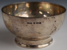 George VI hallmarked silver sugar bowl, Birmingham 1934, maker W H Haseler Ltd, diameter 10.5cm,
