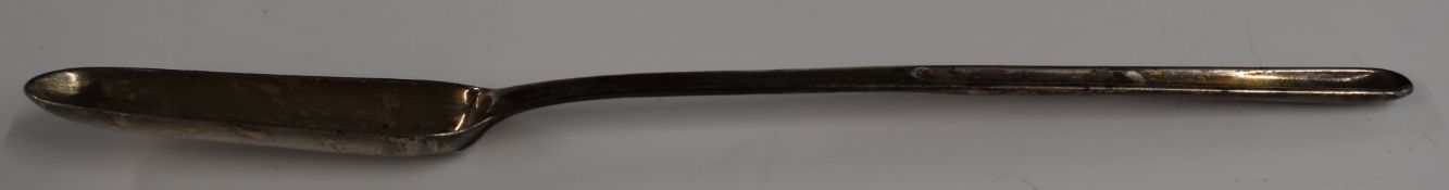 Georgian hallmarked silver marrow scoop, marks rubbed, maker likely George Smith (III), length 22.