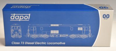 Dapol 00 gauge model railway BO-BO GB Railfreight diesel locomotive, 73206, 4D-006-007, in