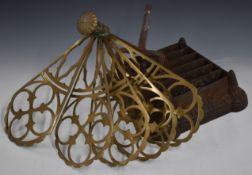 Cast iron foot scraper, W33cm and a fire guard