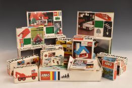 A collection of vintage Lego to include sets 326, 344, 345, 346, 347, 600, 601, 602, 603, 620,