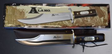 'The Alamo' authentic reproduction Bowie knife with 29cm sheath, certificate of authenticity and