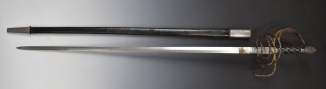 Replica Renaissance rapier with 88cm blade and leather scabbard. PLEASE NOTE ALL BLADED ITEMS ARE