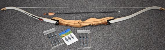 Pulse recurve bow and fifteen hunting heads