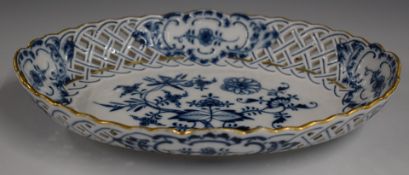 19thC/20thC Meissen oval dish with pierced decoration, H5 x L27cm