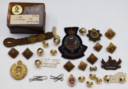 British Army small collection of badges and buttons including Royal Gloucestershire Hussars, Royal