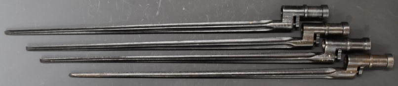 Four Russian Mosin-Nagant 1891/30 pattern bayonets, the longest blade 44cm. PLEASE NOTE ALL BLADED