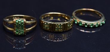 Three 9ct gold rings set with tourmaline, size N, 7.5g