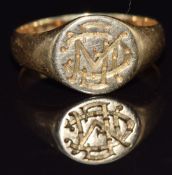 An 18ct gold signet ring, Chester 1912, size M, 4.4g