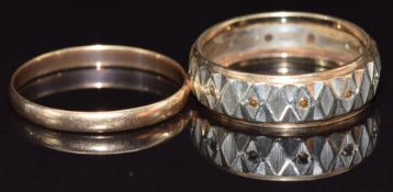 Two 9ct gold rings, 4.8g
