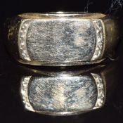 A 9ct gold signet ring, size M, 4.9g