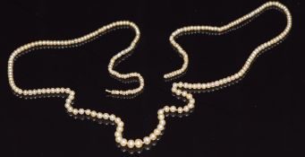 A single strand of natural pearls, 3.5g