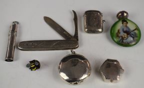 Hallmarked silver items comprising Victorian vesta case, Birmingham 1894, maker Minshull &