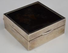 George V hallmarked silver and tortoiseshell cigarette box, Birmingham 1922, maker Percy James