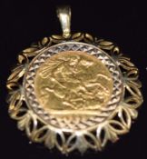 1902 gold half sovereign in 9ct gold pendant clip mount, 8.2g