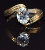 A 9k gold ring set with an oval kunzite, size N, 2.8g
