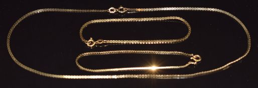 A 9ct gold necklace and two matching bracelets, 7.9g