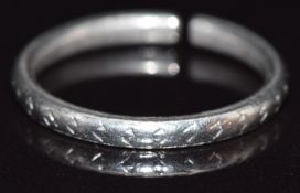 Platinum wedding band/ ring, 4g
