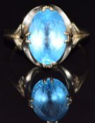 A 9k gold ring set with topaz, size R, 3.8g
