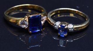 Two 9ct gold rings set with sapphires, size N,5.5g