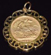 1900 gold half sovereign in 9ct gold pendant clip mount, 6.4g