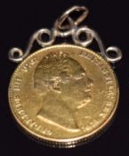 1835 gold full sovereign on pendant mount, 8.7g