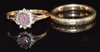 A 9ct gold band and a 9ct gold ring, size J and M, 3.9g