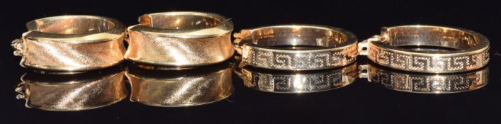 Two pairs of 9ct gold earrings, one pair with Greek key decoration, 5.4g