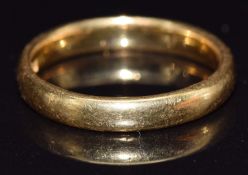 A 22ct gold wedding band/ ring, size M, 4.3g