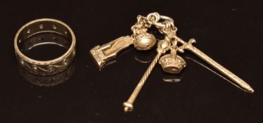 A 9ct gold ring (3g) and a 1911 George V charm inscribed 'Send Him Victorious' & 'Long To Reign Over