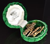 Edwardian 9ct gold brooch in the form of a wishbone, another Edwardian 9ct gold brooch in the form