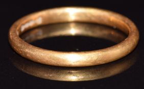 A 22ct gold wedding band/ ring, size O, 3.5g