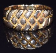 An 18ct gold keeper ring, c1900, size Q, 5.9g