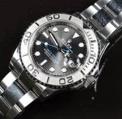 Auction of jewellery, silver, watches, clocks, coins, bijouterie, fine wines & spirits