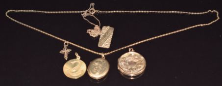 A 9ct gold lockets with engraved decoration, Pisces pendant marked 333, 9ct gold pendant, 9ct gold