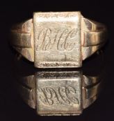 A 9ct gold signet ring, size V/W, 7.7g