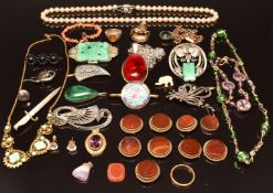 A collection of jewellery including rolled gold necklace, 9ct gold earrings, brooches including
