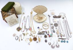 A collection of jewellery including vintage brooches, 9ct gold earring and charm, Art Deco stick