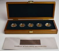 Royal Mint Gold Mintmark set comprising five George V gold full sovereigns, in deluxe wooden case,