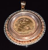 1976 gold full sovereign in a 9ct gold pendant mount, 18.3g