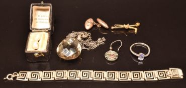 A pair of 14k gold earrings set with a pearl to each, 9ct gold brooch depicting a fox and riding