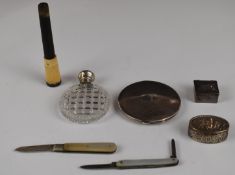 Hallmarked silver compact with engine turned decoration, Birmingham 1952, maker Deakin & Francis