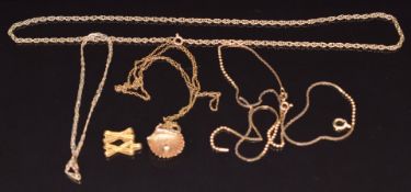 A 9ct gold necklace, section of 9ct gold necklace, 9ct gold bracelet and a 9ct gold shell pendant,