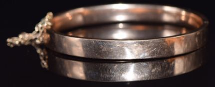 A c1900 9ct rose gold bangle, 9.4g