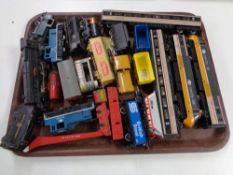 A tray of 00 gauge railway items,