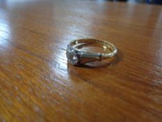 A lady's 18ct gold solitaire diamond dress ring 3g.