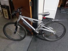 A Diamondback Outlook full suspension mountain bike, frame size 16 inches.